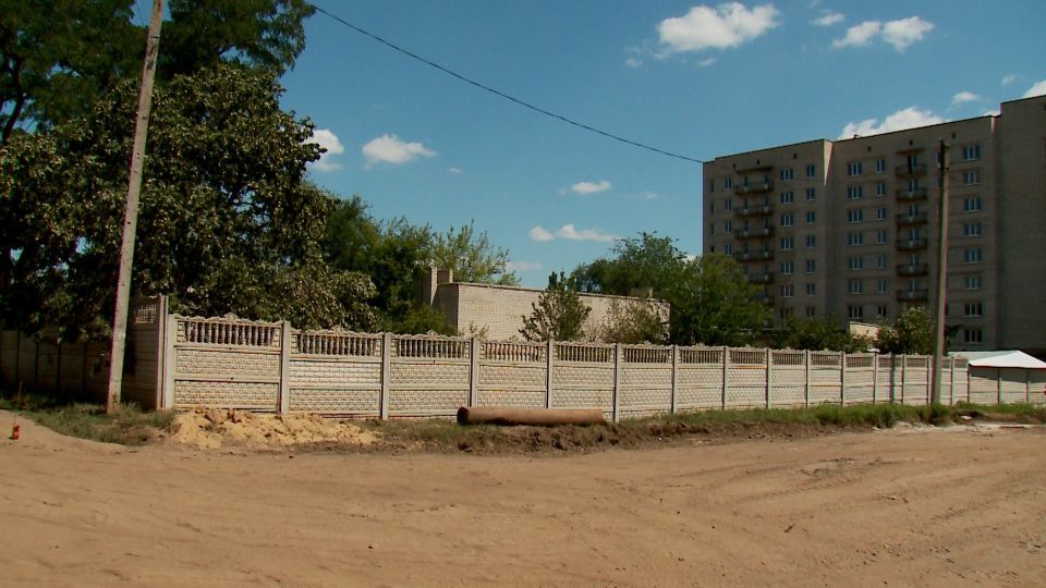 Глава Краснодонского муниципального округа Сергей Козенко посетил стройплощадку, расположенную рядом софисом МФЦ Глава Краснодонского муниципального округа Сергей Козенко посетил стройплощадку, расположенную рядом софисом МФЦ