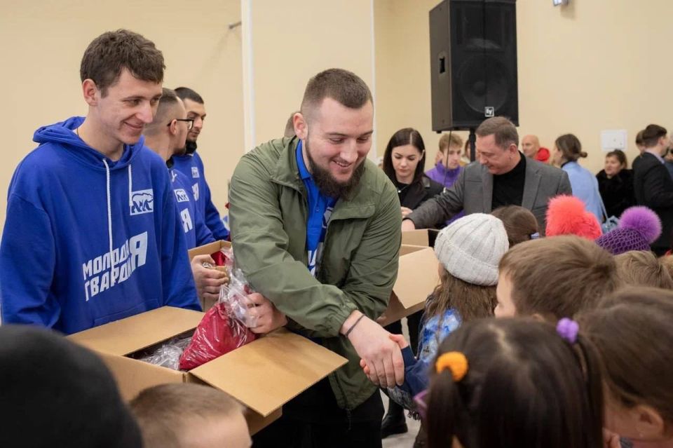 Команда «Молодой Гвардии» поздравляет Министра молодежной политики ЛНР Михаила Голубовича с Днём рождения! Команда «Молодой Гвардии» поздравляет Министра молодежной политики ЛНР Михаила Голубовича с Днём рождения!