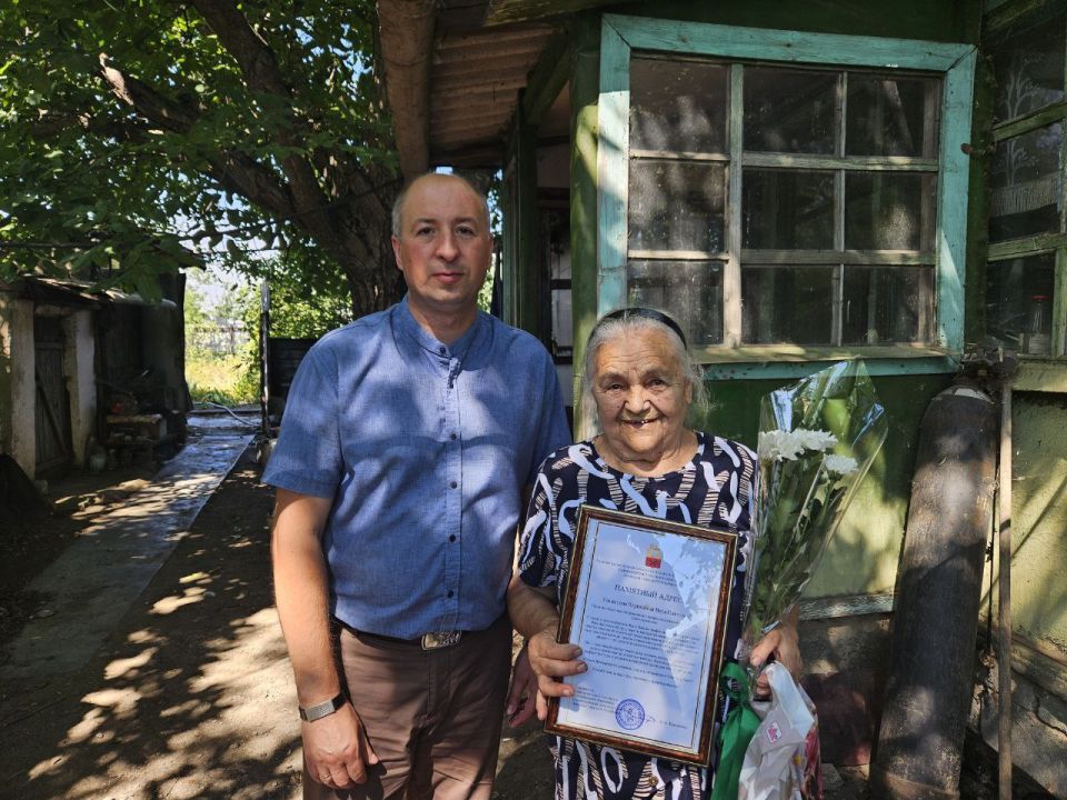 Глава муниципалитета поздравил ветеранов-строителей Глава муниципалитета поздравил ветеранов-строителей