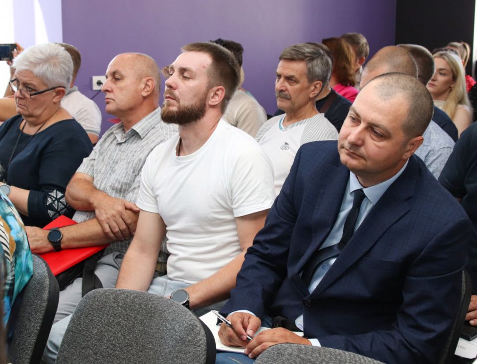 На стратегической сессии по развитию ТОС представителей ЛНР обучают ведущие эксперты страны На стратегической сессии по развитию ТОС представителей ЛНР обучают ведущие эксперты страны
