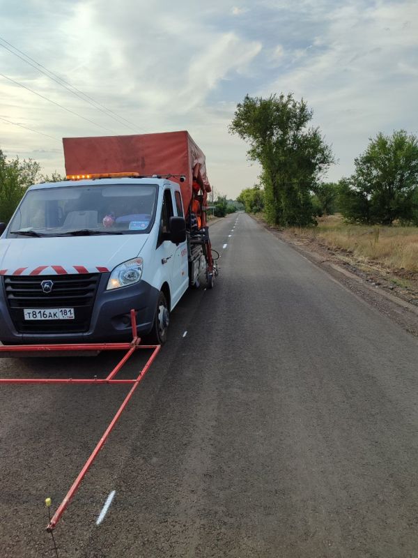 Альберт Зинченко: На участке автодороги Передельское - Старый Айдар, протяженностью около 8 км, завершаются работы по восстановлению верхнего изношенного слоя дорожного покрытия Альберт Зинченко: На участке автодороги Передельское - Старый Айдар, протяженностью около 8 км, завершаются работы по восстановлению верхнего изношенного слоя дорожного покрытия
