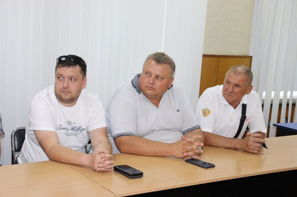 В Администрации Стаханова чествовали работников сферы физической культуры и спорта В Администрации Стаханова чествовали работников сферы физической культуры и спорта