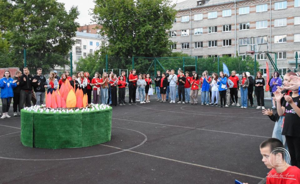 В стенах АлтГТУ подошла к концу вторая «Университетская смена», подарившая участникам из Станично-Луганского округа незабываемые приключения, ценные знакомства и яркие моменты В стенах АлтГТУ подошла к концу вторая «Университетская смена», подарившая участникам из Станично-Луганского округа незабываемые приключения, ценные знакомства и яркие моменты