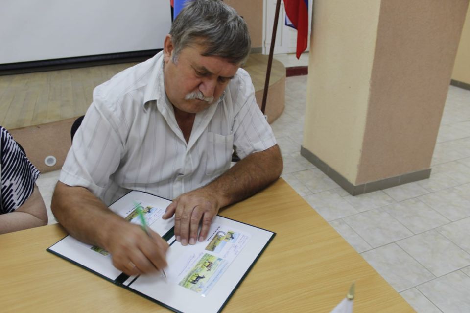 Виталий Коваленко: Сегодня в Беловодском МО состоялась торжественная церемония гашения почтовой марки, посвящённой 200-летию Новоалександровского конного завода Виталий Коваленко: Сегодня в Беловодском МО состоялась торжественная церемония гашения почтовой марки, посвящённой 200-летию Новоалександровского конного завода