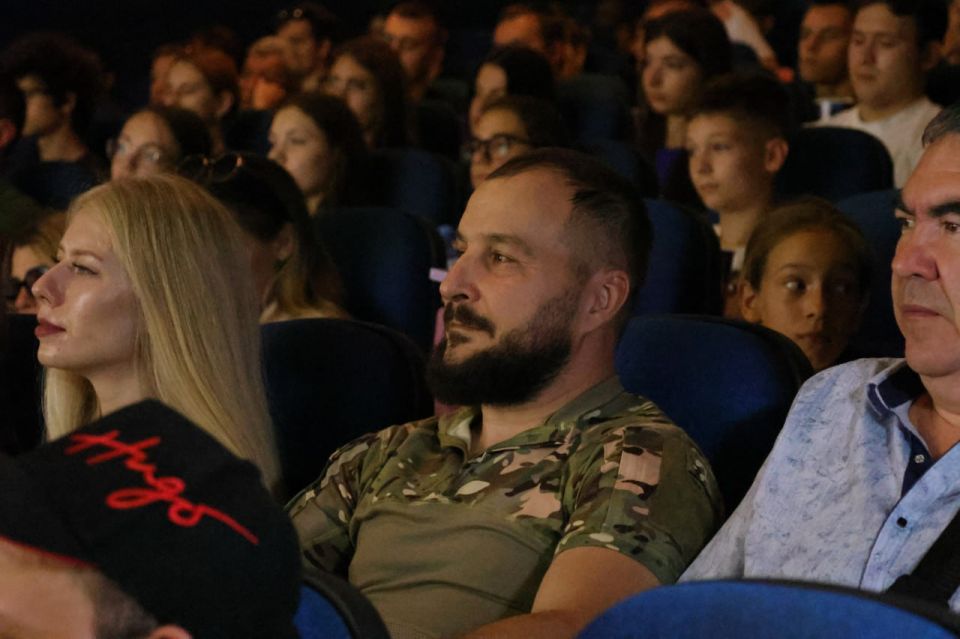 В луганском кинотеатре «Русь» прошёл премьерный показ фильма «Алдан» В луганском кинотеатре «Русь» прошёл премьерный показ фильма «Алдан»