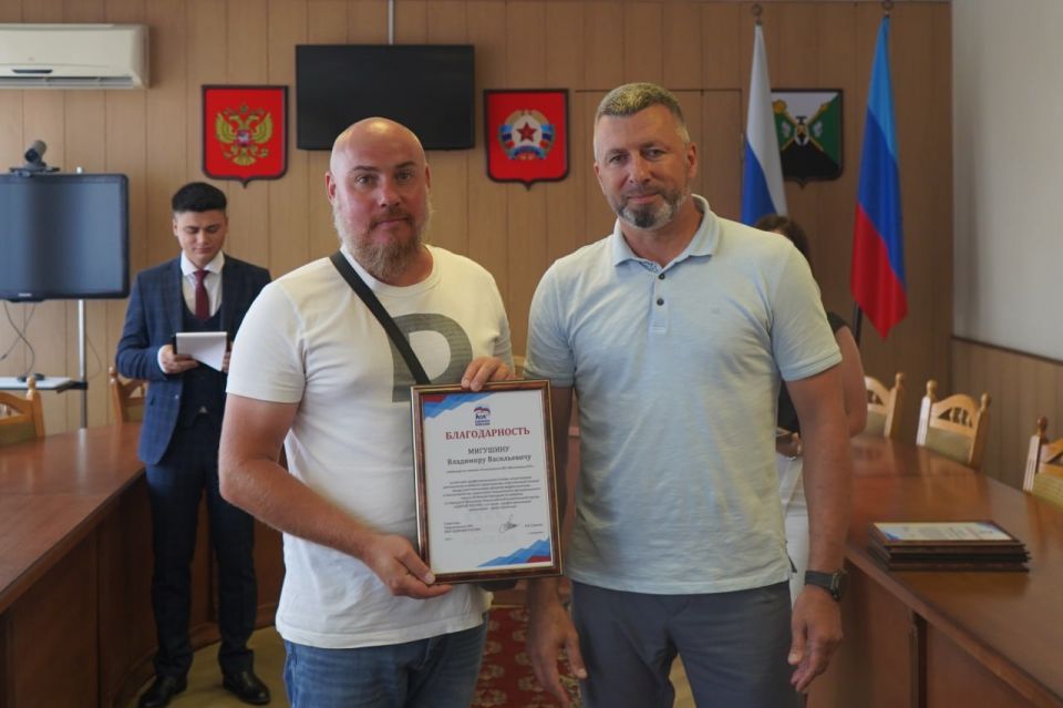 Андрей Сухачев: Накануне Дня строителя поздравили работников отрасли с профессиональным праздником Андрей Сухачев: Накануне Дня строителя поздравили работников отрасли с профессиональным праздником
