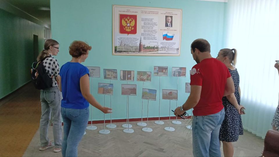 В Меловском м.о. провели фотовыставку объектов, восстановленных строителями от шефа - региона В Меловском м.о. провели фотовыставку объектов, восстановленных строителями от шефа - региона