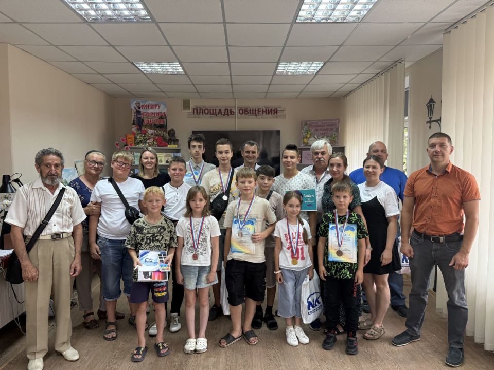 Ко Дню физкультурника в Алчевске прошел шахматный турнир Ко Дню физкультурника в Алчевске прошел шахматный турнир