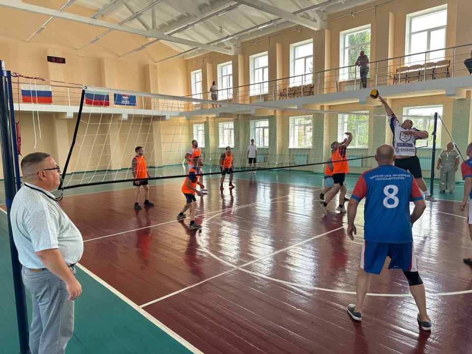 В преддверии Дня физкультурника в Северодонецке в рамках партпроекта "Сила России" состоялась матчевая встреча по волейболу В преддверии Дня физкультурника в Северодонецке в рамках партпроекта "Сила России" состоялась матчевая встреча по волейболу