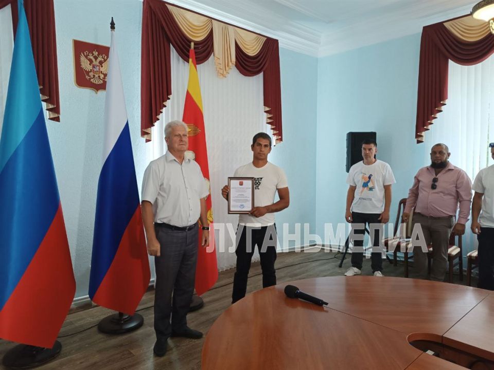 Накануне Дня строителя глава Краснодонского муниципального округа провел торжественный прием, посвященный представителям этом востребованной и почетной профессии Накануне Дня строителя глава Краснодонского муниципального округа провел торжественный прием, посвященный представителям этом востребованной и почетной профессии