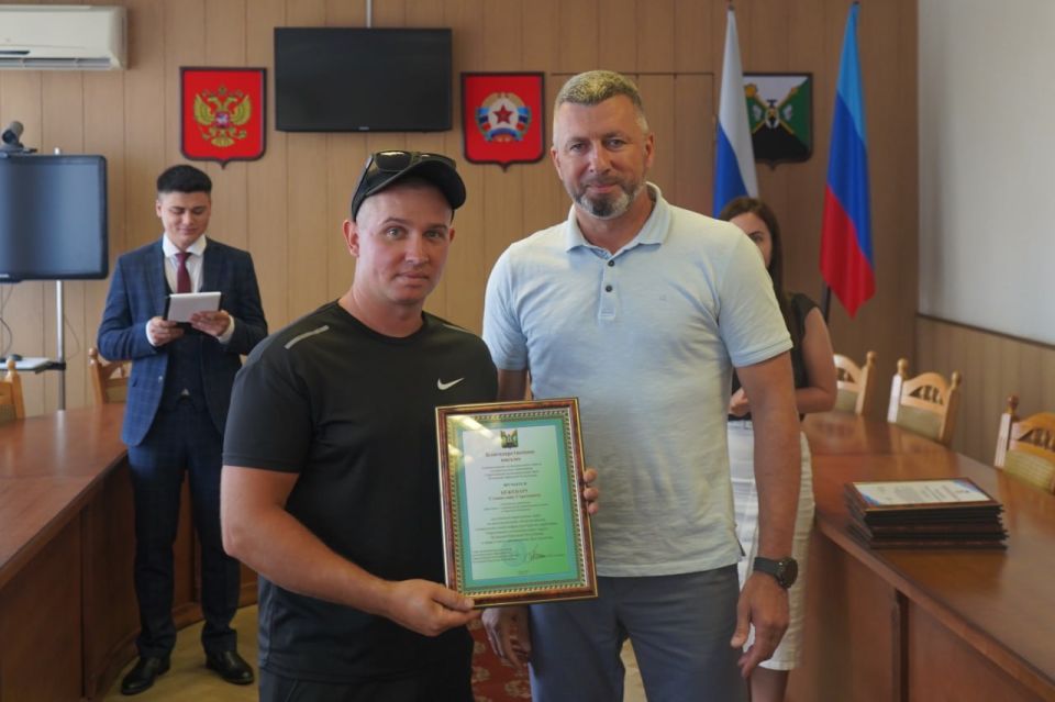 Андрей Сухачев: Накануне Дня строителя поздравили работников отрасли с профессиональным праздником Андрей Сухачев: Накануне Дня строителя поздравили работников отрасли с профессиональным праздником