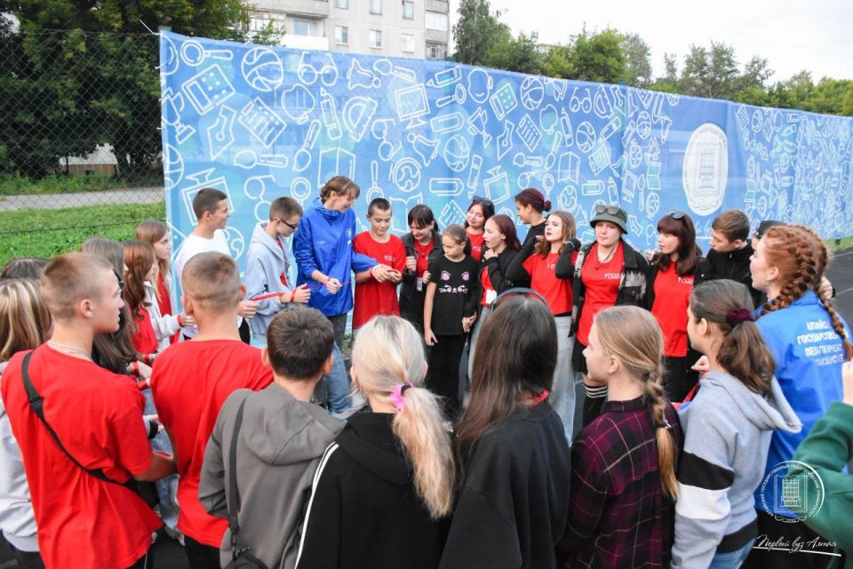 В стенах АлтГТУ подошла к концу вторая «Университетская смена», подарившая участникам из Станично-Луганского округа незабываемые приключения, ценные знакомства и яркие моменты В стенах АлтГТУ подошла к концу вторая «Университетская смена», подарившая участникам из Станично-Луганского округа незабываемые приключения, ценные знакомства и яркие моменты