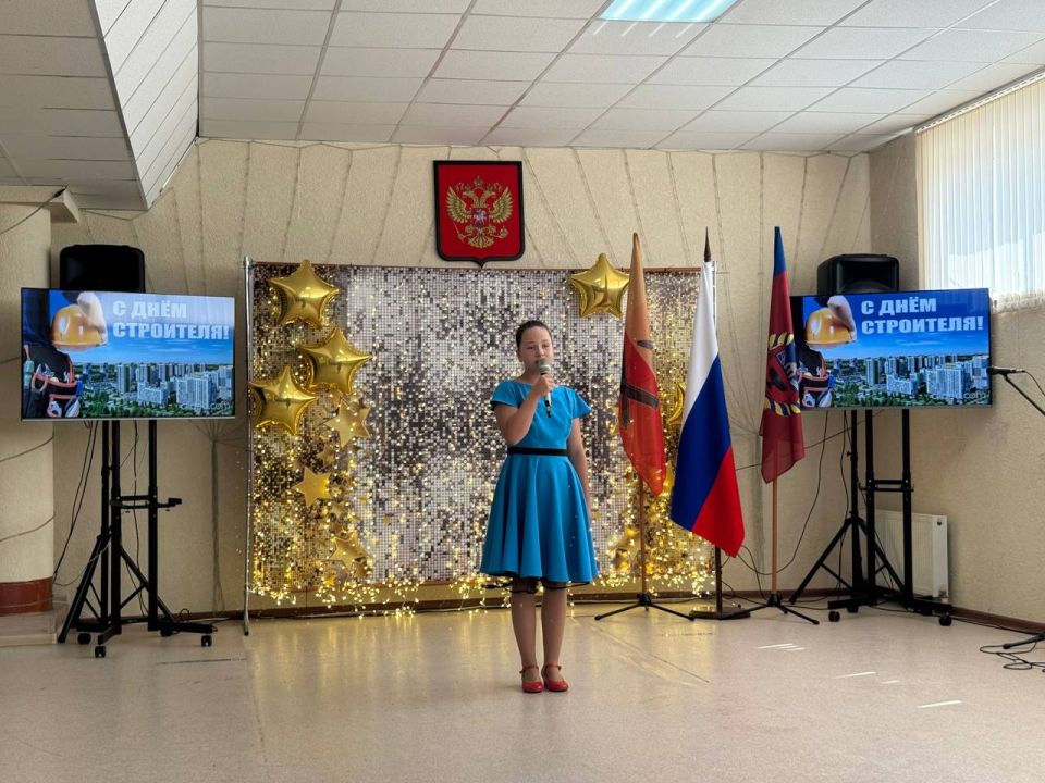 Для присутствующих выступили артисты художественной самодеятельности Славяносербского центра культуры Для присутствующих выступили артисты художественной самодеятельности Славяносербского центра культуры