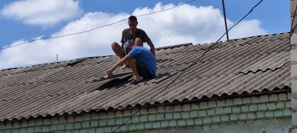 Владимир Чернев: Поддержка в действии: крыша районной больницы отремонтирована благодаря слаженной работе и шефской помощи Владимир Чернев: Поддержка в действии: крыша районной больницы отремонтирована благодаря слаженной работе и шефской помощи