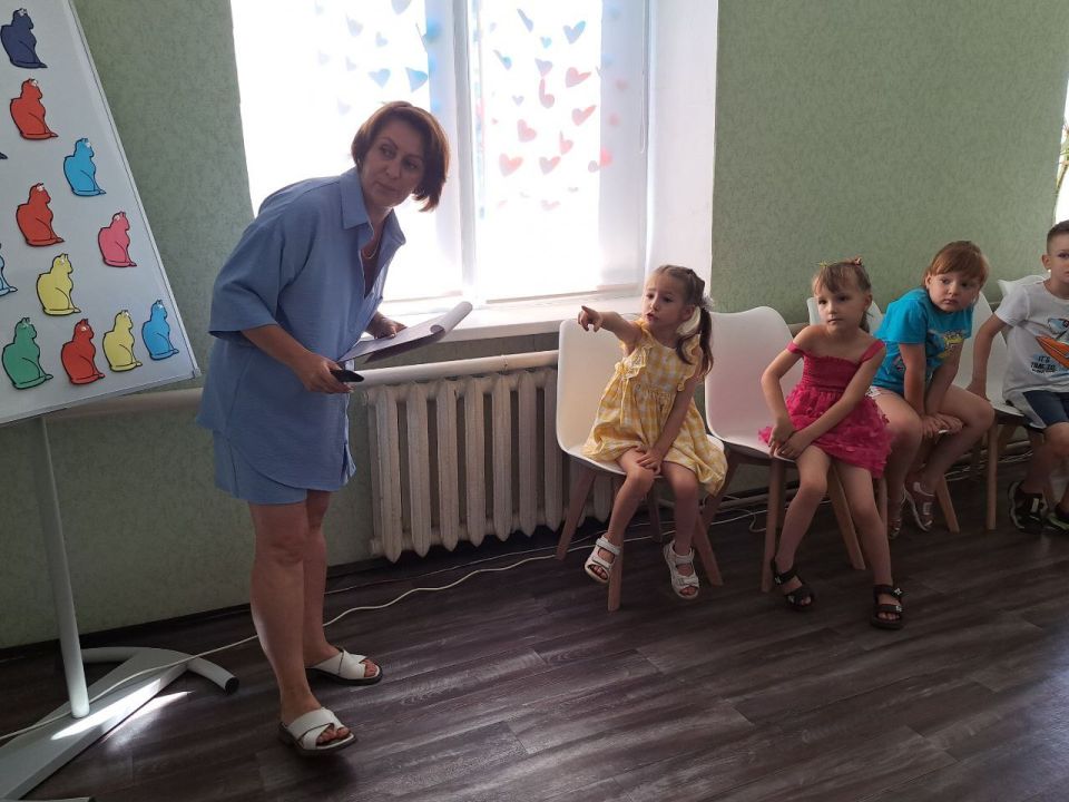 Лутугинская районная библиотека для детей провела для воспитанников детского сада «Матрешка» игру-викторину Лутугинская районная библиотека для детей провела для воспитанников детского сада «Матрешка» игру-викторину