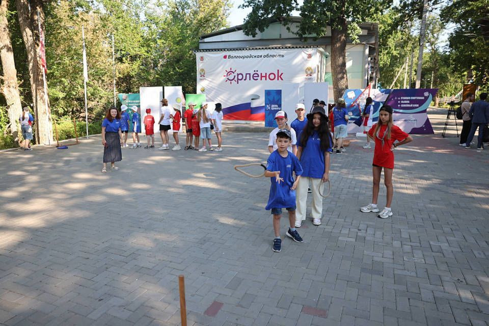В Красноармейском районе Волгограда прошла экскурсия по обновленной территории детского лагеря "Орленок" В Красноармейском районе Волгограда прошла экскурсия по обновленной территории детского лагеря "Орленок"