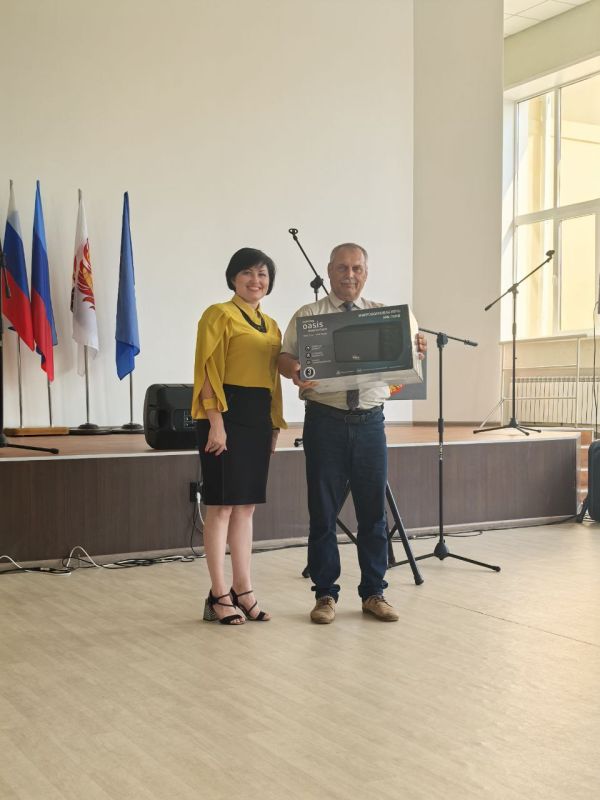 Накануне Дня физкультурника в Северодонецком Дворце культуры чествовали тренеров, преподавателей физической культуры, ветеранов спорта, а также состоялось Накануне Дня физкультурника в Северодонецком Дворце культуры чествовали тренеров, преподавателей физической культуры, ветеранов спорта, а также состоялось