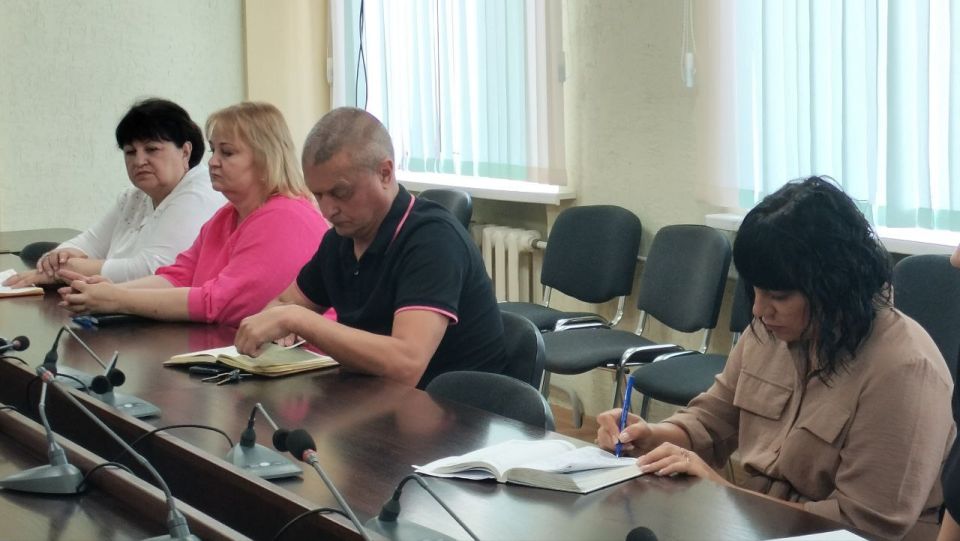Сегодня под руководством врип Главы городского округа город Ровеньки Татьяны Хрипачевой состоялось плановое рабочее совещание с участием руководителей управлений администрации и структурных подразделений Сегодня под руководством врип Главы городского округа город Ровеньки Татьяны Хрипачевой состоялось плановое рабочее совещание с участием руководителей управлений администрации и структурных подразделений