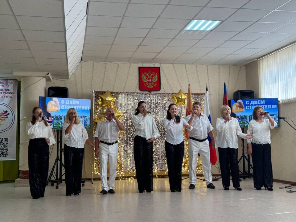 Для присутствующих выступили артисты художественной самодеятельности Славяносербского центра культуры Для присутствующих выступили артисты художественной самодеятельности Славяносербского центра культуры
