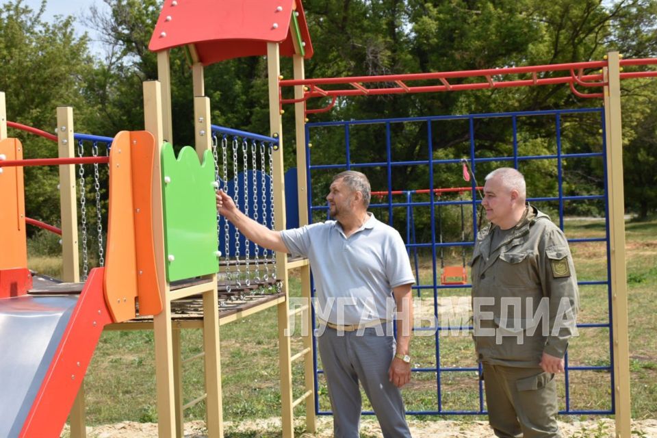 Завершено благоустройство «Аллеи Дружбы Лутугинского округа и Удмуртской Республики» Завершено благоустройство «Аллеи Дружбы Лутугинского округа и Удмуртской Республики»