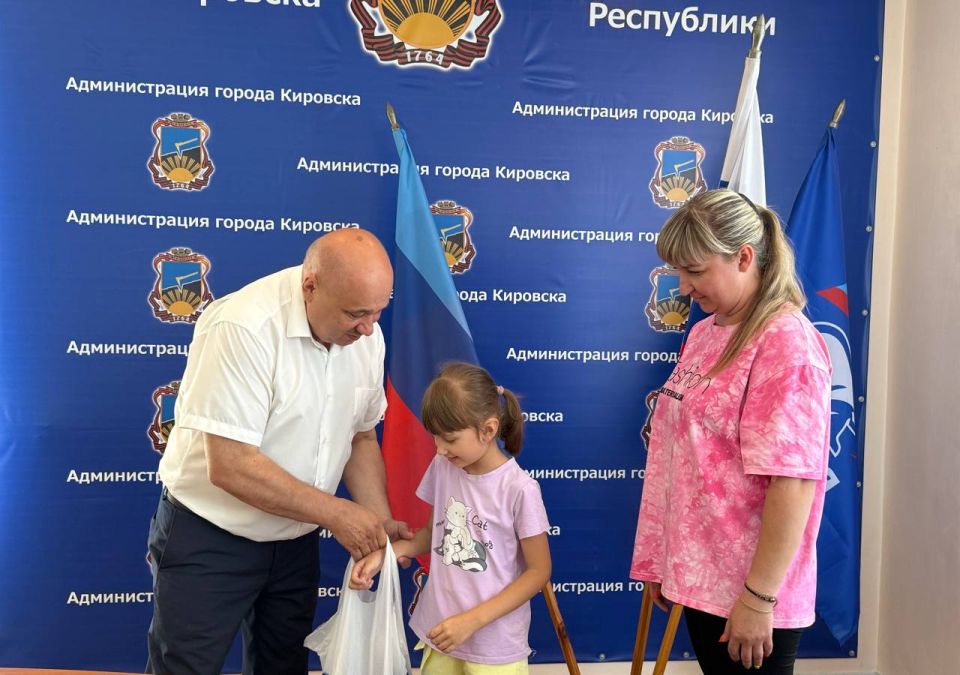Виктория Сергеева: Акция «Собери ребенка в школу» Виктория Сергеева: Акция «Собери ребенка в школу»