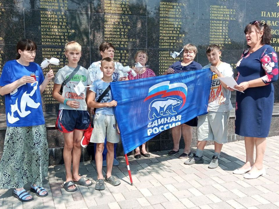 Митинг памяти жертв августовских событий прошел в поселке Боково-Платово Митинг памяти жертв августовских событий прошел в поселке Боково-Платово