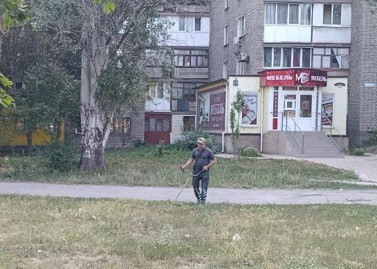 Коммунальные службы проводят работы на территории города Коммунальные службы проводят работы на территории города