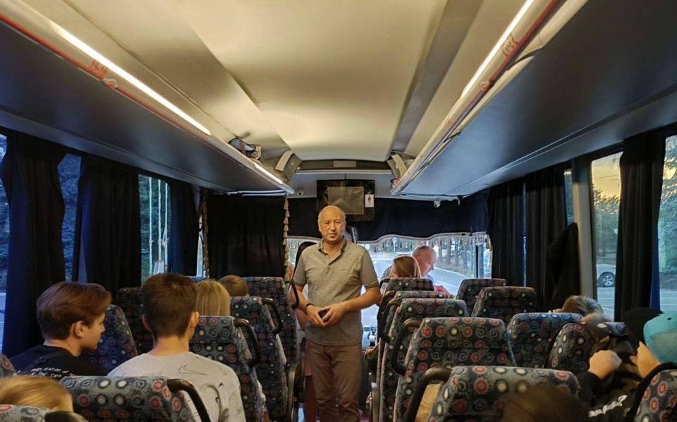Сергей Крамаренко: Сегодня отправили 75 юных жителей Славяносербщины на отдых в детский оздоровительный лагерь «Айвазовский» в Феодосию Сергей Крамаренко: Сегодня отправили 75 юных жителей Славяносербщины на отдых в детский оздоровительный лагерь «Айвазовский» в Феодосию