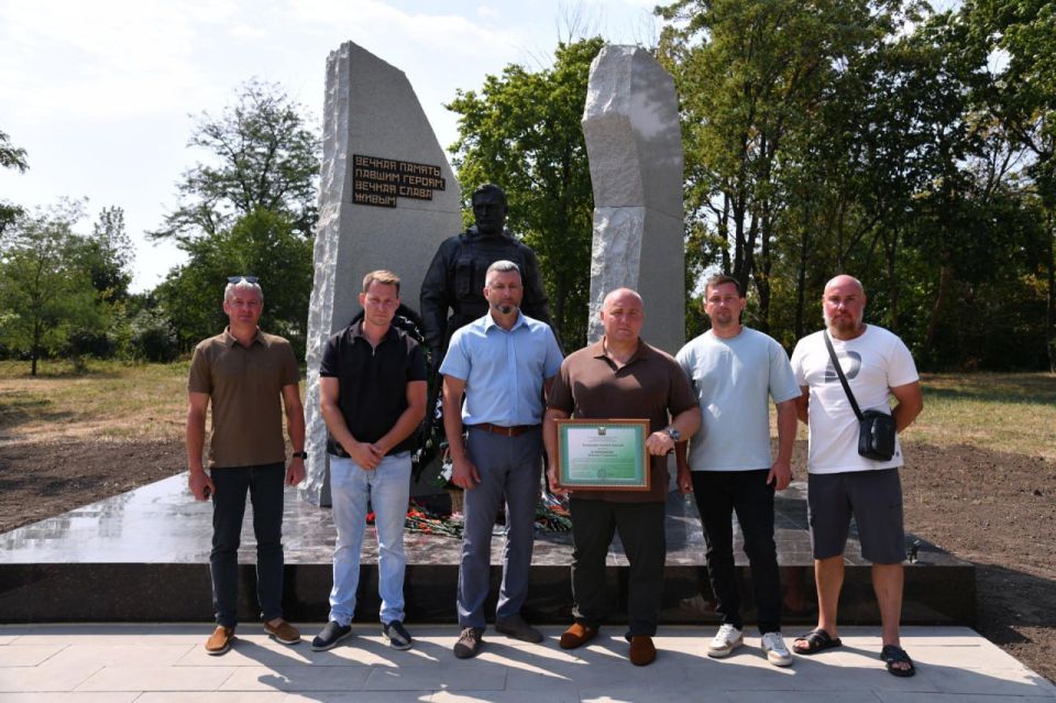 В Свердловске открыт памятник защитникам Донбасса и участникам СВО В Свердловске открыт памятник защитникам Донбасса и участникам СВО