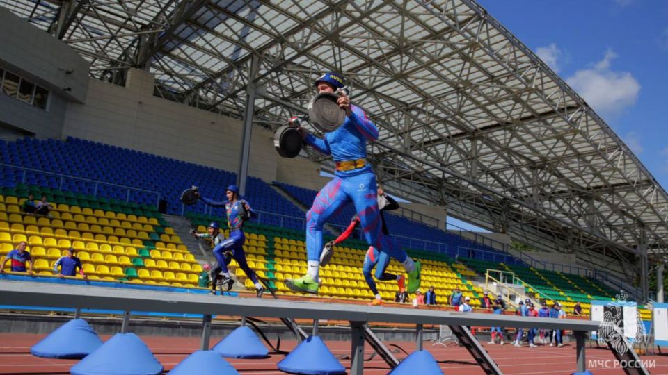 «Быстрее, выше, сильнее огня!» – чемпионат МЧС России «Быстрее, выше, сильнее огня!» – чемпионат МЧС России