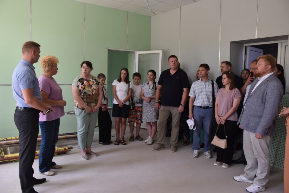 В ЛНР активно ремонтируют школы В ЛНР активно ремонтируют школы