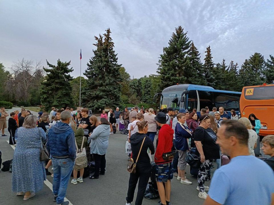 Сергей Крамаренко: Сегодня отправили 75 юных жителей Славяносербщины на отдых в детский оздоровительный лагерь «Айвазовский» в Феодосию Сергей Крамаренко: Сегодня отправили 75 юных жителей Славяносербщины на отдых в детский оздоровительный лагерь «Айвазовский» в Феодосию