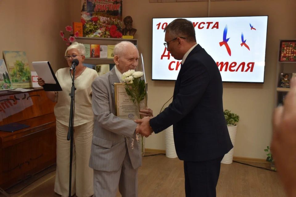 «Единая Россия» поздравила ветеранов строительной отрасли с Днем строителя «Единая Россия» поздравила ветеранов строительной отрасли с Днем строителя