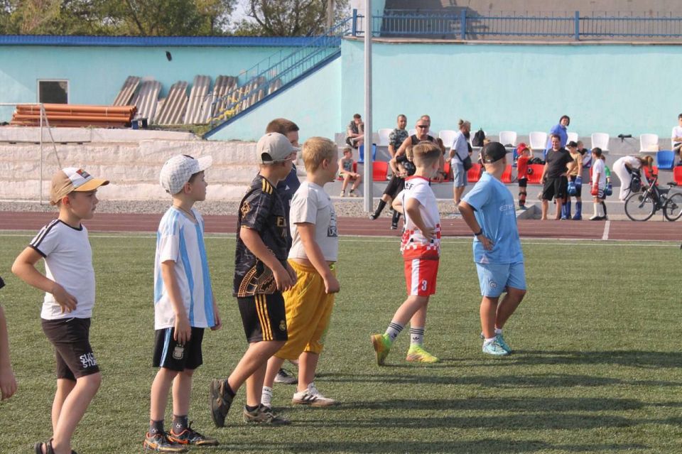 Зарядка со стражами порядка прошла и на территории Перевальского муниципалитета Зарядка со стражами порядка прошла и на территории Перевальского муниципалитета