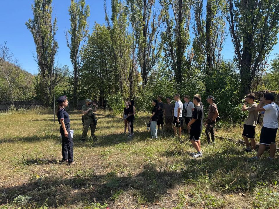 Зарядка со стражами порядка прошла и на территории Перевальского муниципалитета Зарядка со стражами порядка прошла и на территории Перевальского муниципалитета