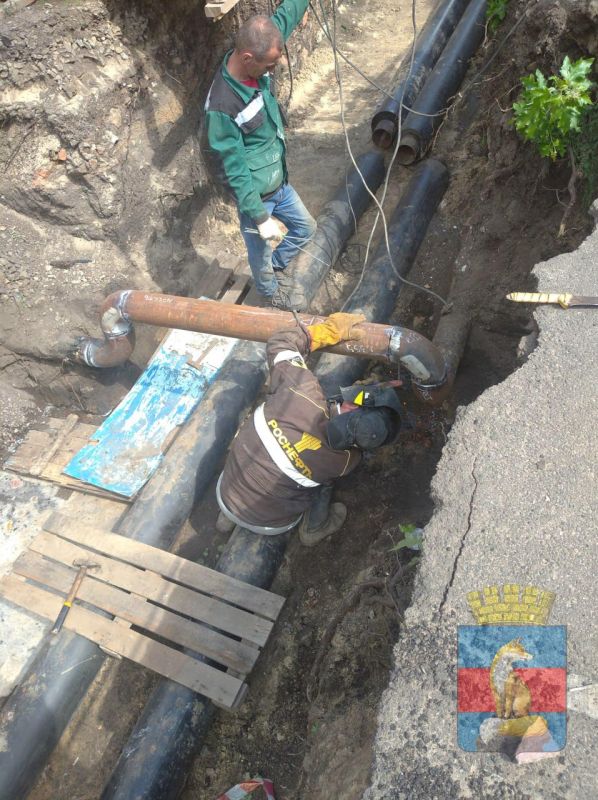 Специалисты МУП "Водоканал города Лисичанска" продолжают устранять порывы водопроводных сетей Специалисты МУП "Водоканал города Лисичанска" продолжают устранять порывы водопроводных сетей
