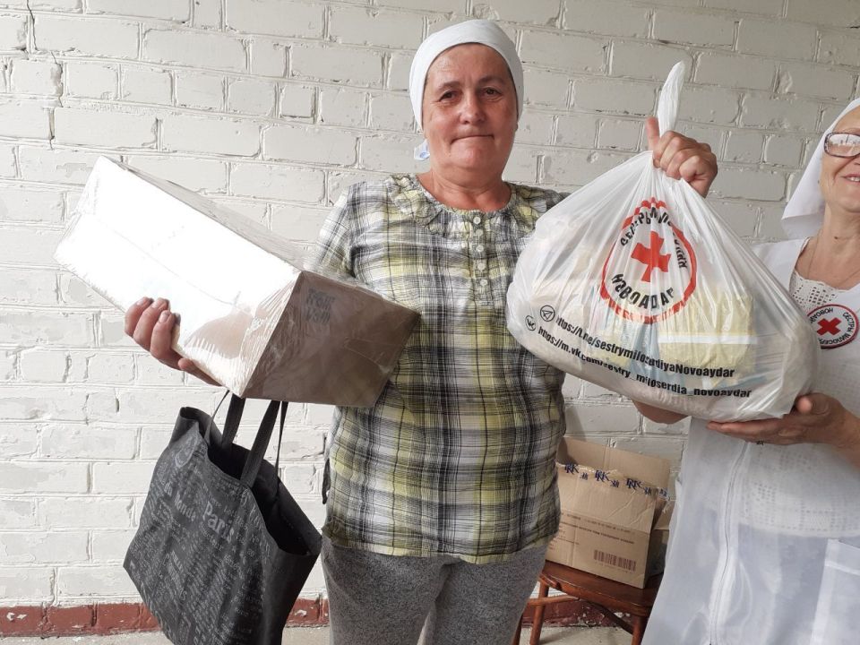 ПОМОЩЬ ТЕМ, КТО НУЖДАЕТСЯ. Депутат Народного Совета ЛНР от фракции ЛДПР Галина Дуброва и депутат Совета Новоайдарского муниципального округа Арсен Серджан оказали адресную помощь подопечным православного Сестричества... ПОМОЩЬ ТЕМ, КТО НУЖДАЕТСЯ. Депутат Народного Совета ЛНР от фракции ЛДПР Галина Дуброва и депутат Совета Новоайдарского муниципального округа Арсен Серджан оказали адресную помощь подопечным православного Сестричества...