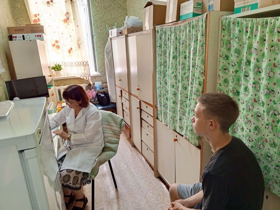Врачи Славяносербской ЦРБ осмотрели юных жителей г. Зимогорье Славяносербского МО Врачи Славяносербской ЦРБ осмотрели юных жителей г. Зимогорье Славяносербского МО