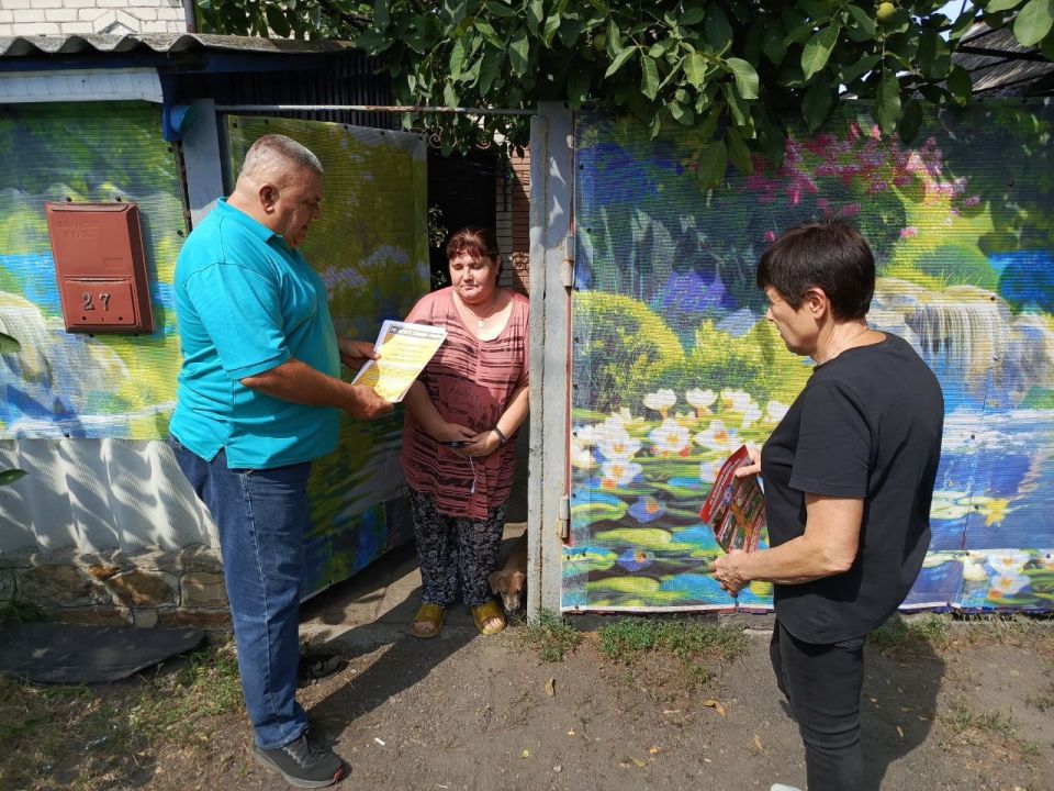 Сотрудники отдела жизнеобеспечения пгт Новодарьевка провели подворный обход жилищ малоимущих, одиноких престарелых граждан и инвалидов, многодетных семей, а также лиц, склонных к злоупотреблению алкоголя, которые являются... Сотрудники отдела жизнеобеспечения пгт Новодарьевка провели подворный обход жилищ малоимущих, одиноких престарелых граждан и инвалидов, многодетных семей, а также лиц, склонных к злоупотреблению алкоголя, которые являются...