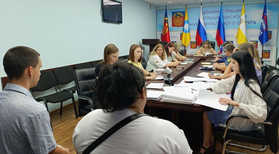 В Администрации Антрацитовского муниципального округа состоялось очередное заседание комиссии по делам несовершеннолетних и защите их прав, на котором рассмотрено 21 административных дела, из них: В Администрации Антрацитовского муниципального округа состоялось очередное заседание комиссии по делам несовершеннолетних и защите их прав, на котором рассмотрено 21 административных дела, из них: