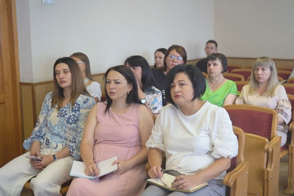 Андрей Сухачев: Сегодня провели еженедельное аппаратное совещание, где обсудили ключевые вопросы жизнедеятельности нашего округа Андрей Сухачев: Сегодня провели еженедельное аппаратное совещание, где обсудили ключевые вопросы жизнедеятельности нашего округа