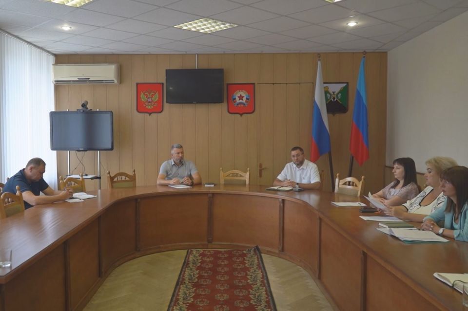 Андрей Сухачев: Сегодня провели еженедельное аппаратное совещание, где обсудили ключевые вопросы жизнедеятельности нашего округа Андрей Сухачев: Сегодня провели еженедельное аппаратное совещание, где обсудили ключевые вопросы жизнедеятельности нашего округа