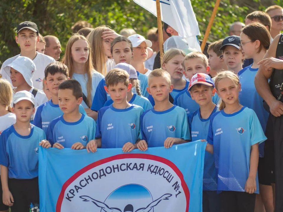 Фестиваль спорта и торжественное награждение спортсменов и тренеров в День физкультурника состоялись в сквере имени героев «Молодой гвардии» в Луганске Фестиваль спорта и торжественное награждение спортсменов и тренеров в День физкультурника состоялись в сквере имени героев «Молодой гвардии» в Луганске