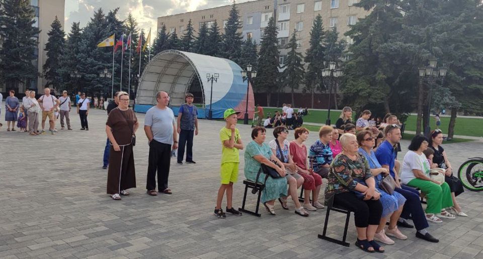 Вторую субботу подряд в рамках Праздника выходного дня прошел музыкальный концерт «Вечер вдохновения» Вторую субботу подряд в рамках Праздника выходного дня прошел музыкальный концерт «Вечер вдохновения»