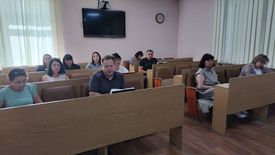 Сегодня под руководством врип Главы городского округа город Ровеньки Татьяны Хрипачевой состоялось плановое рабочее совещание с участием руководителей управлений администрации и структурных подразделений Сегодня под руководством врип Главы городского округа город Ровеньки Татьяны Хрипачевой состоялось плановое рабочее совещание с участием руководителей управлений администрации и структурных подразделений