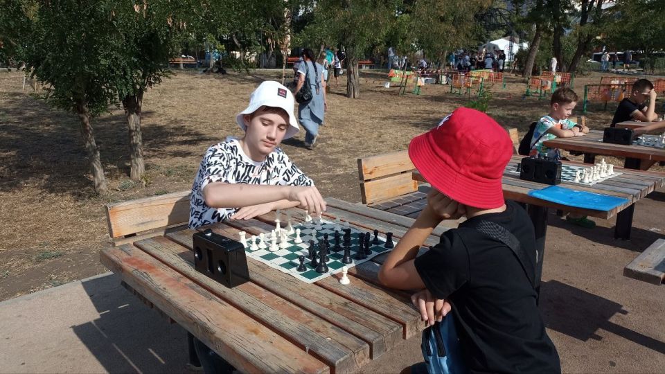 В Луганске прошел городской фестиваль шахмат, посвященный Дню физкультурника В Луганске прошел городской фестиваль шахмат, посвященный Дню физкультурника