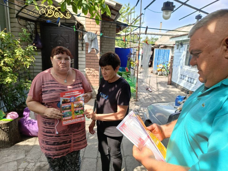 Сотрудники отдела жизнеобеспечения пгт Новодарьевка провели подворный обход жилищ малоимущих, одиноких престарелых граждан и инвалидов, многодетных семей, а также лиц, склонных к злоупотреблению алкоголя, которые являются... Сотрудники отдела жизнеобеспечения пгт Новодарьевка провели подворный обход жилищ малоимущих, одиноких престарелых граждан и инвалидов, многодетных семей, а также лиц, склонных к злоупотреблению алкоголя, которые являются...
