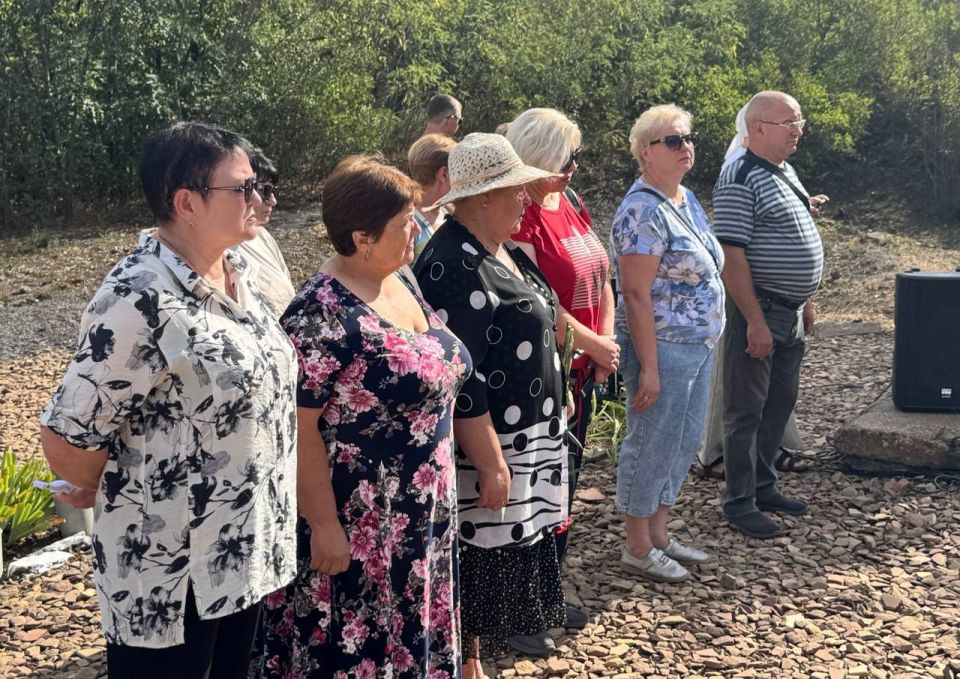 Сергей Соловьев: Сегодня у мемориала памяти погибших защитников Отечества собрались те, кому дорога история нашей земли и судьба её героев Сергей Соловьев: Сегодня у мемориала памяти погибших защитников Отечества собрались те, кому дорога история нашей земли и судьба её героев