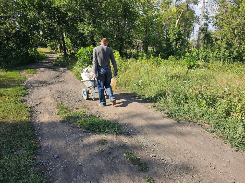 Проведенные работы по благоустройству территории пгт Дзержинский направленные на улучшение внешнего вида и комфорта жителей Проведенные работы по благоустройству территории пгт Дзержинский направленные на улучшение внешнего вида и комфорта жителей