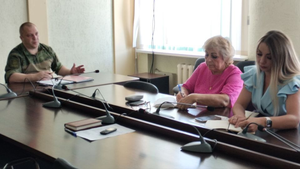 Андрей Рубанцов: Совещание с представителями военного комиссариата города Ровеньки Андрей Рубанцов: Совещание с представителями военного комиссариата города Ровеньки